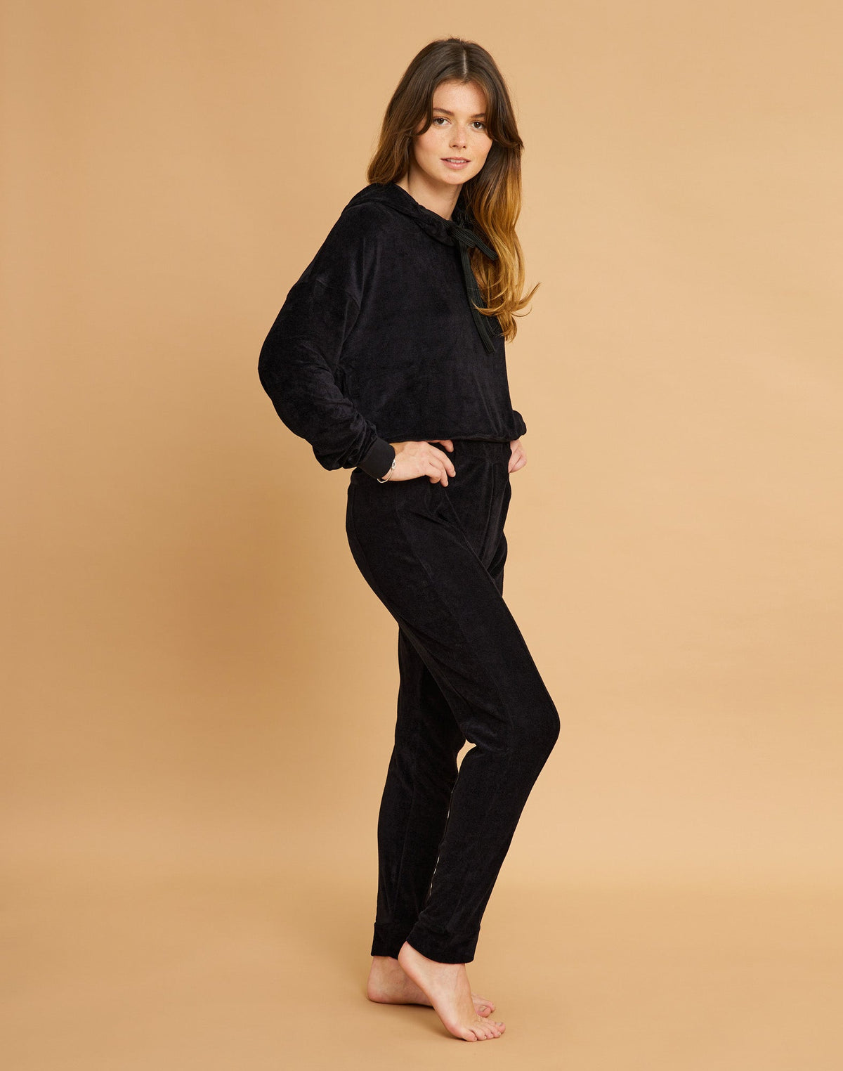 BLACK HOODIE