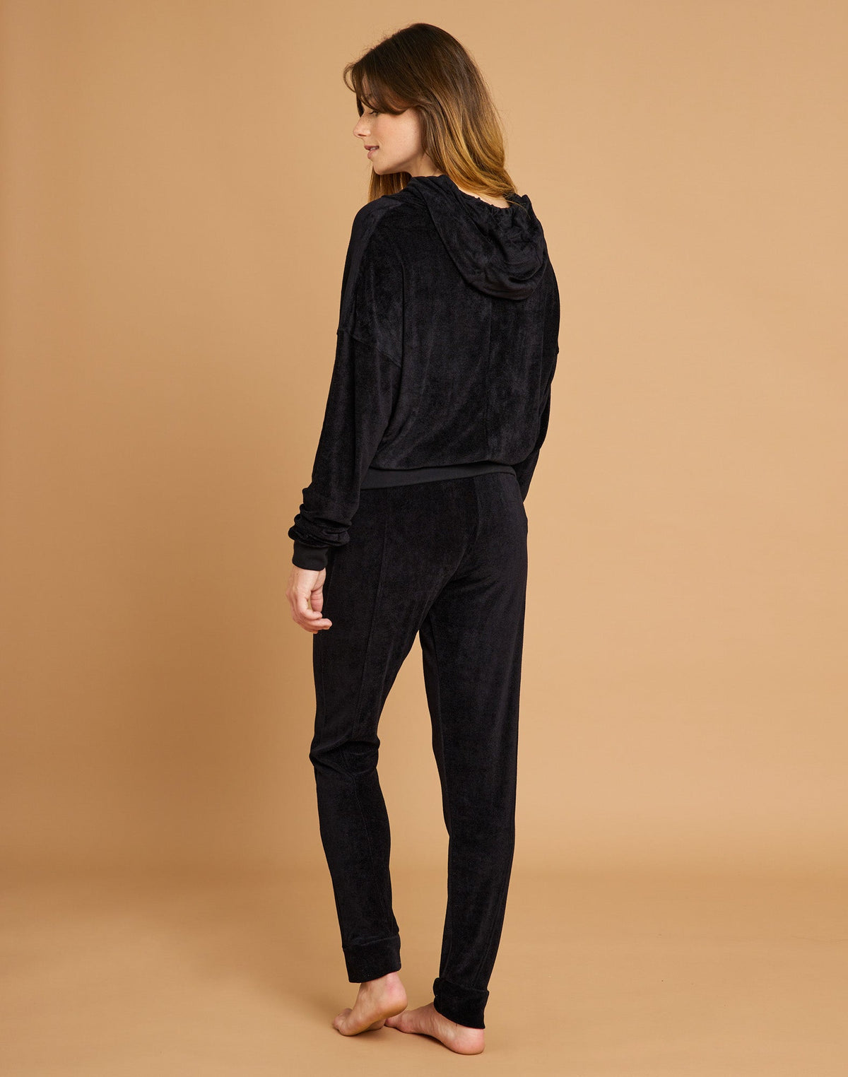 BLACK HOODIE